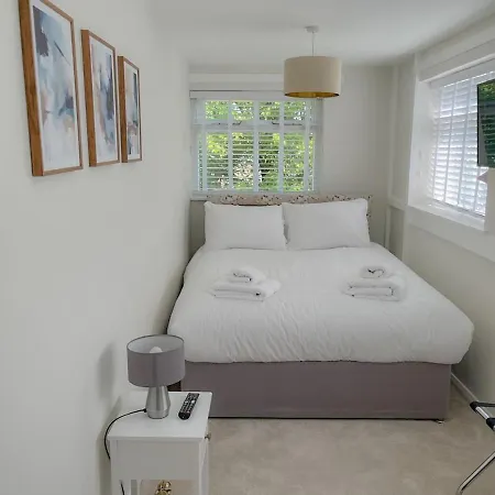 Holiday home Luxury Townhouse Retreat In With Free Parking *