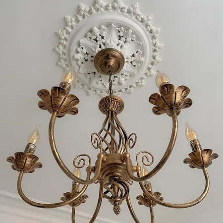 3-bed Victorian Townhouse, Town Centre, Free Parking