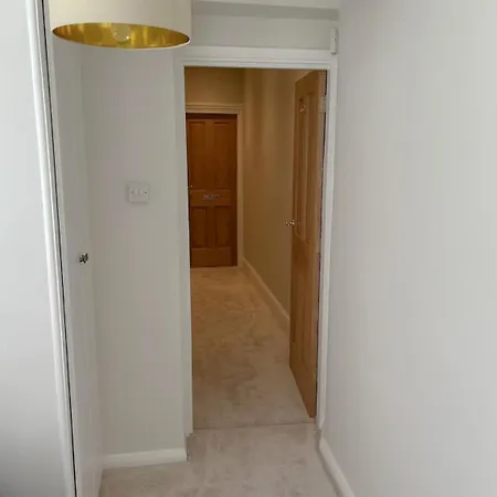 3-bed Victorian Townhouse, District Base, Town Centre, Parking