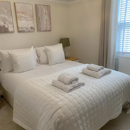 3-bed Victorian Townhouse, Town Centre, Free Parking Ferienhaus *