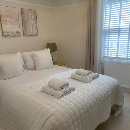 Vakantiehuis 3-bed Victorian Townhouse, Sleeps 6, Garden, Free Parking
