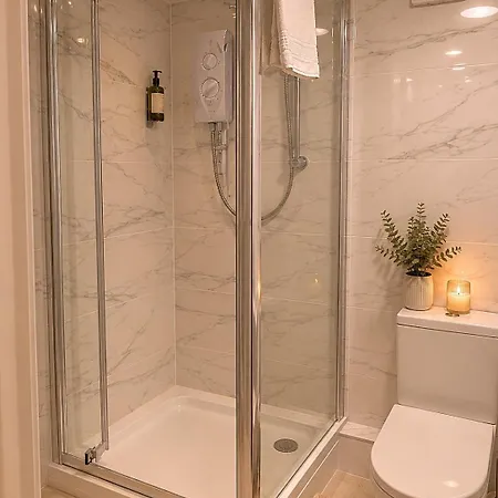 別荘 3-bed Victorian Townhouse, District Base, Town Centre, Parking ケンダル