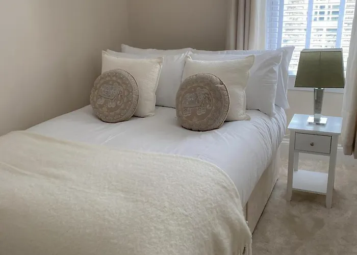 3-bed Victorian Townhouse, Town Centre, Free Parking בית נופש *