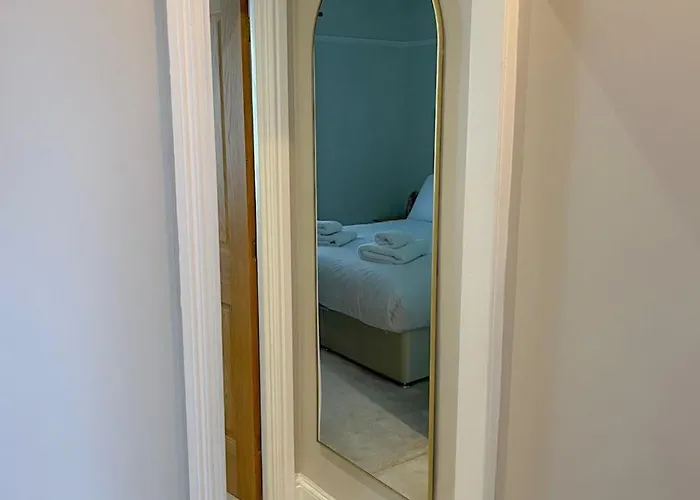 בית נופש 3-bed Victorian Townhouse, Town Centre, Free Parking קנדל